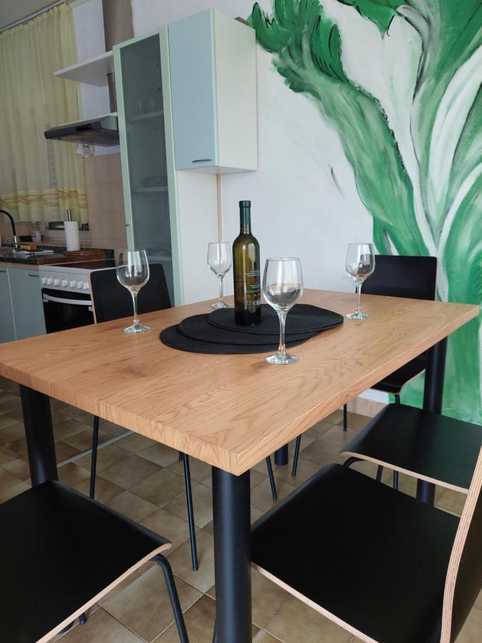Apartman Marija II 오미살즈 외부 사진