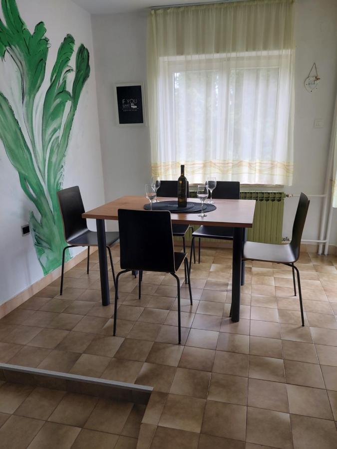 Apartman Marija II 오미살즈 외부 사진