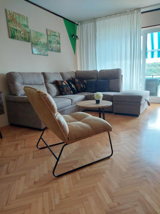 Apartman Marija II 오미살즈 외부 사진
