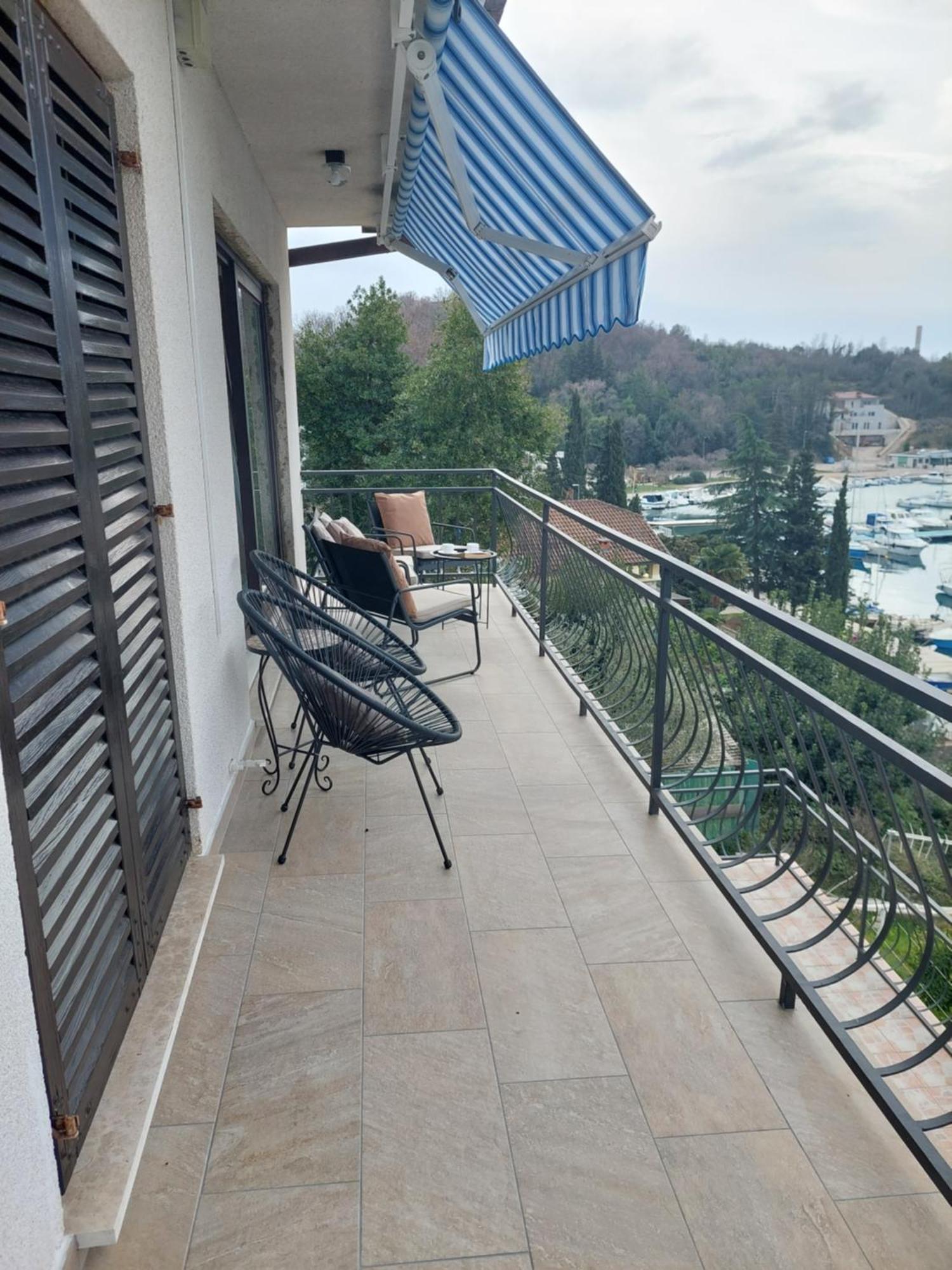 Apartman Marija II 오미살즈 외부 사진
