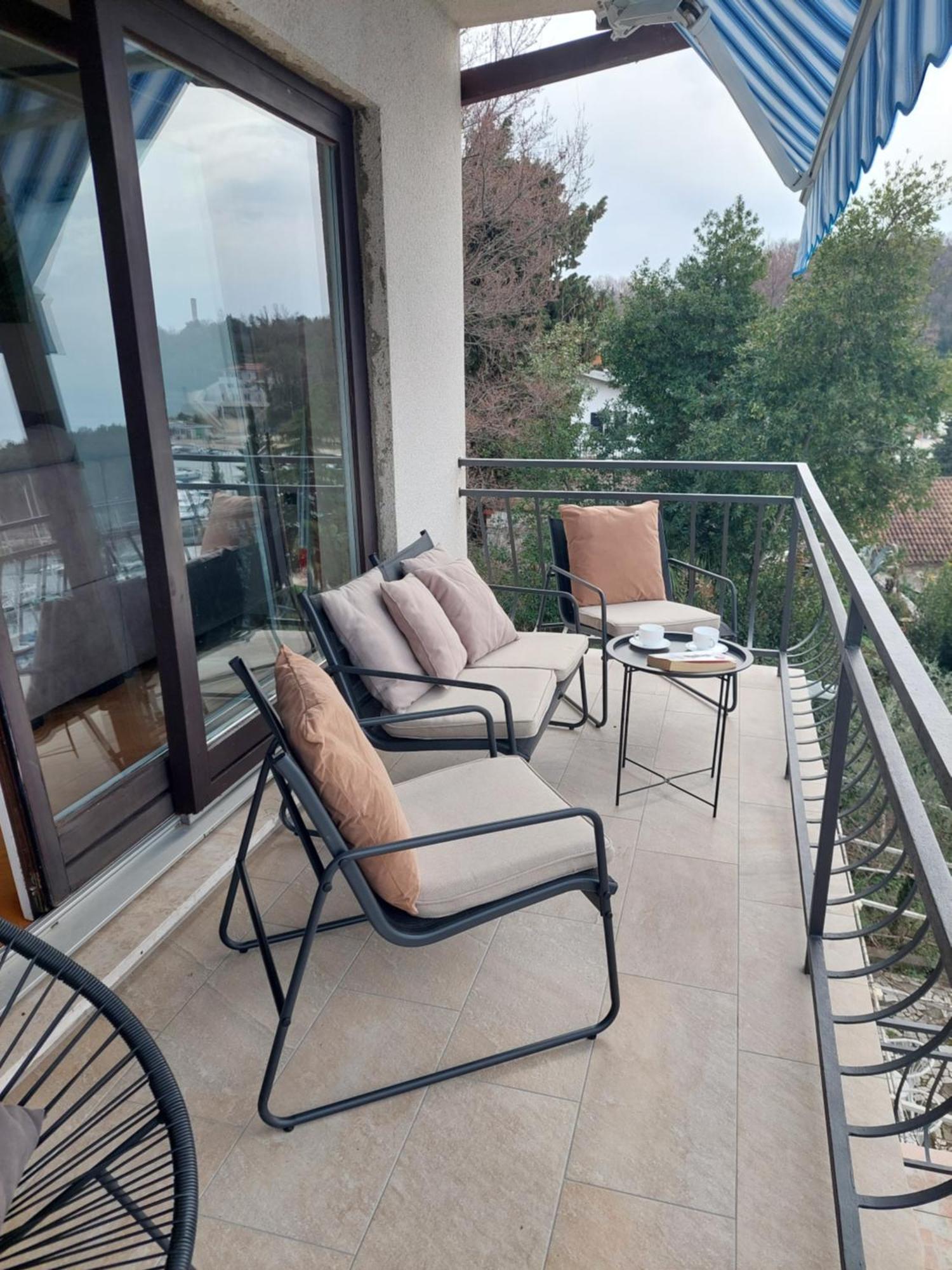 Apartman Marija II 오미살즈 외부 사진