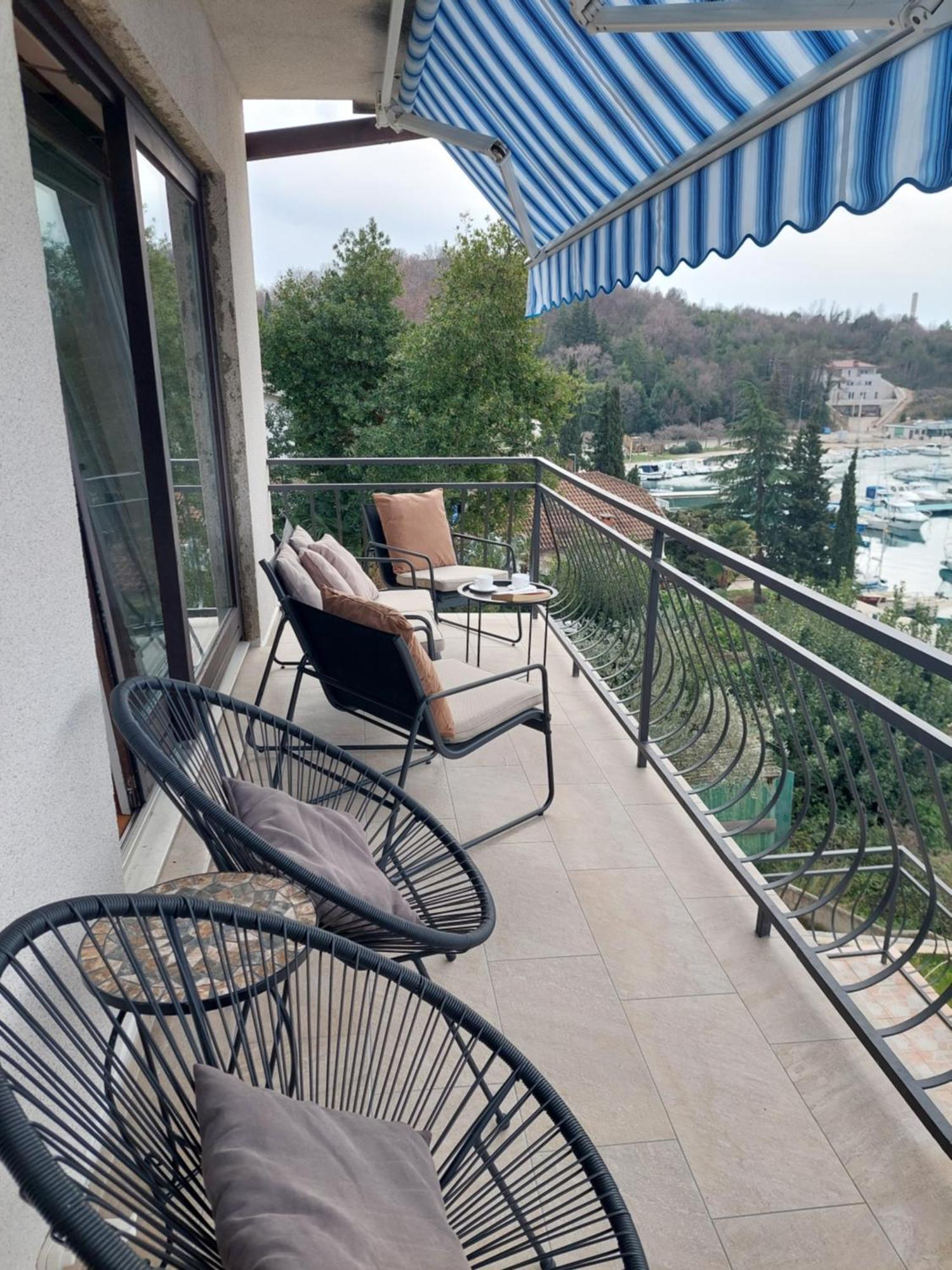 Apartman Marija II 오미살즈 외부 사진