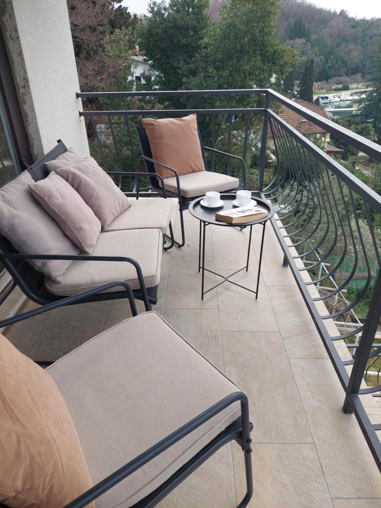 Apartman Marija II 오미살즈 외부 사진