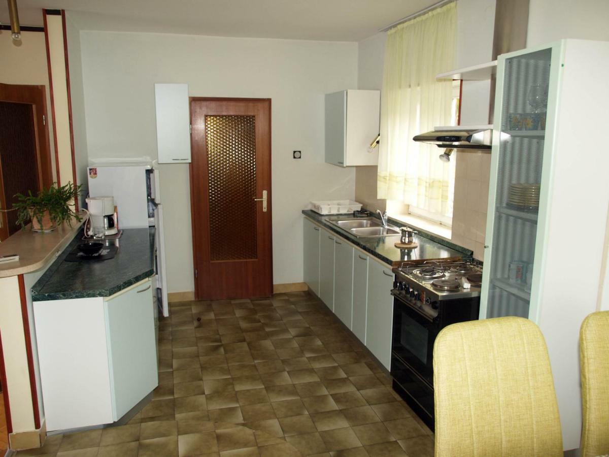 Apartman Marija II 오미살즈 외부 사진
